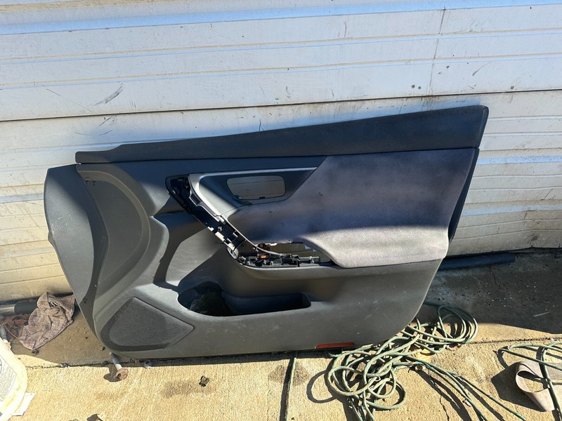 00-05 TOYOTA CELICA OEM RH FRONT PASSENGER SIDE DOOR PANEL