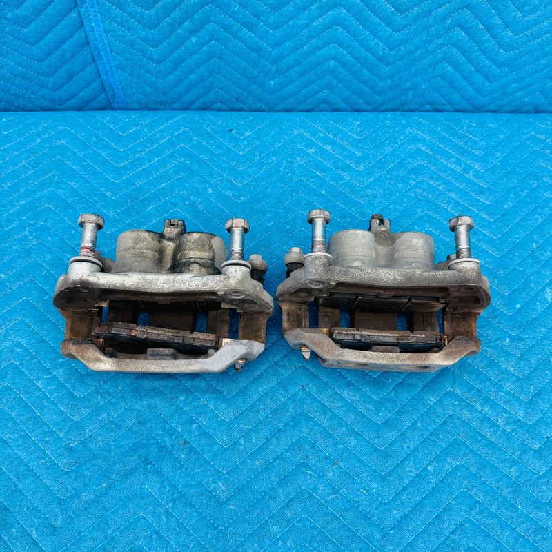 2011–2013 Infiniti M56 Front Brake Calipers Set OEM (127K)