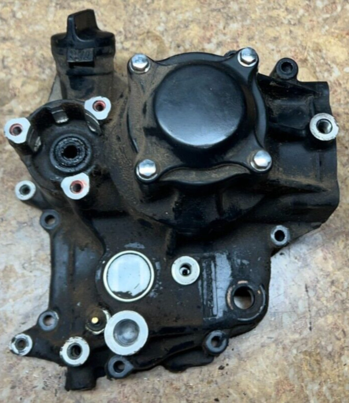 2001 Kawasaki ZG1000 Concours Engine Output Gear Case Casing Housing ZG 1000 02