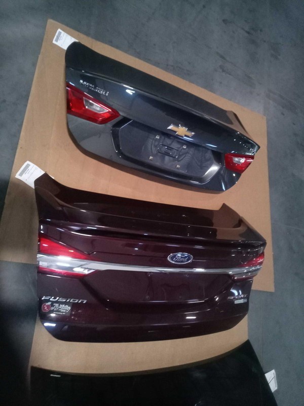 2017 Ford Fusion Maroon Deck Lid OEM Used with Spoiler, 89000 Miles