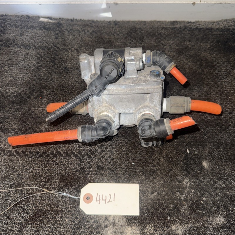 Bendix Air Valve P/N 909762 T-110047