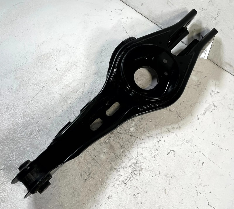 2021-2026 KIA K5 SEDAN REAR RIGHT PASSENGER SIDE LOWER CONTROL ARM #110686