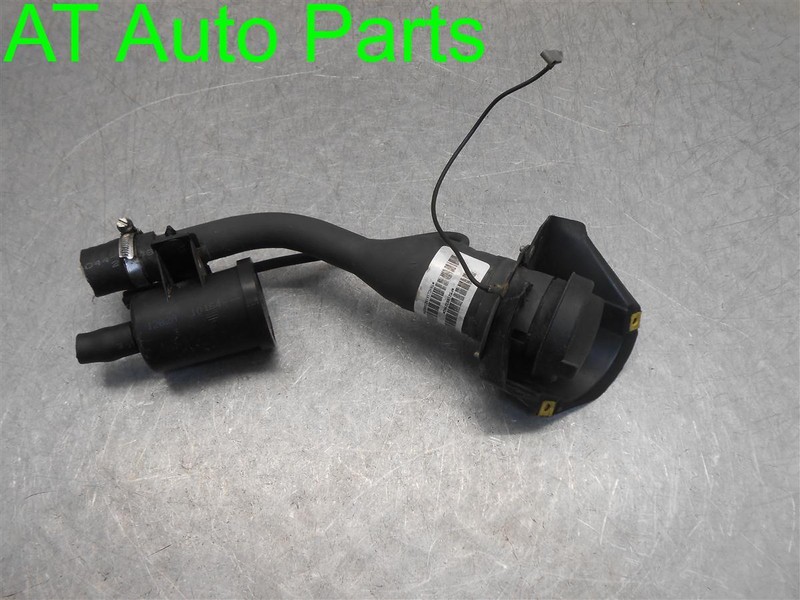 OEM 2002 - 2003 JEEP LIBERTY FACTORY FUEL FILLER NECK WITH GAS CAP 52100329
