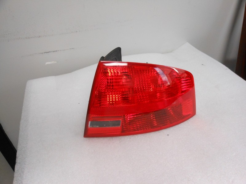 05 06 07 08 AUDI A4 S4 QUATTRO RIGHT PASSENGER SIDE TAIL LIGHT OEM