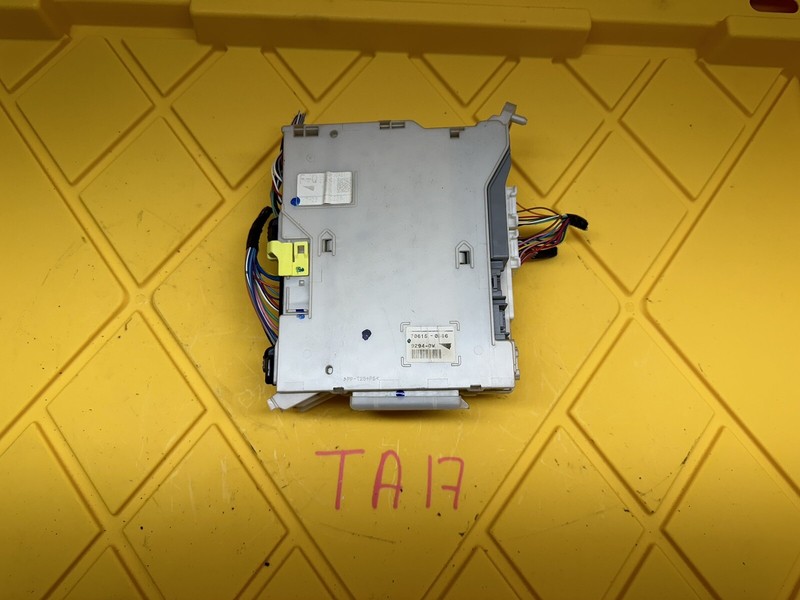 2009 Lexus GS350 Fuse Box Cabin Relay Box Module 82730-30A51 Oem