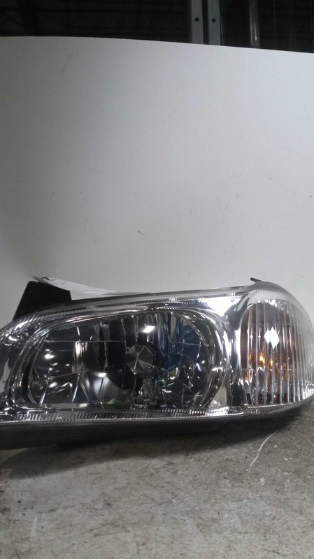 2000 Nissan Maxima Left Headlight Assembly OEM 538075 Used 253k Miles