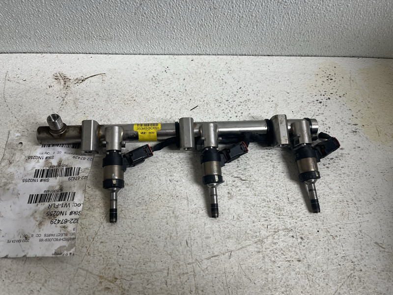 2013-2016 Hyundai Santa Fe Fuel Injector Rail 3.3