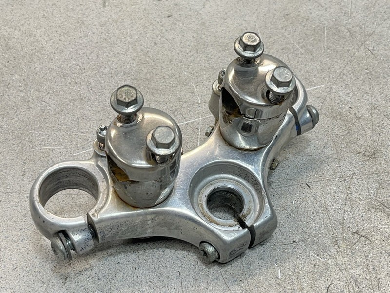 97 Harley Davidson XL 883 Sportster Upper Top Fork Steering Triple Tree Clamp