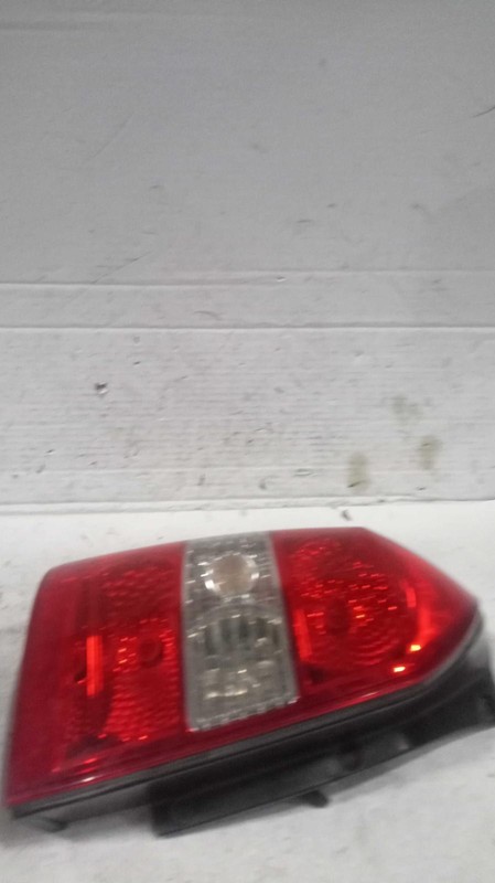 2005-2009 Hyundai Tucson Left Tail Light Assembly - Used, OEM Quality