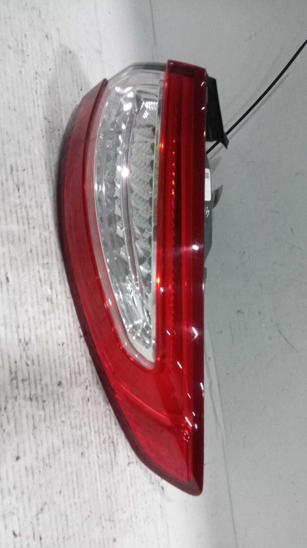 2015 Ford Fusion Right Tail Light Assembly Black OEM 507009 Used 120K Miles