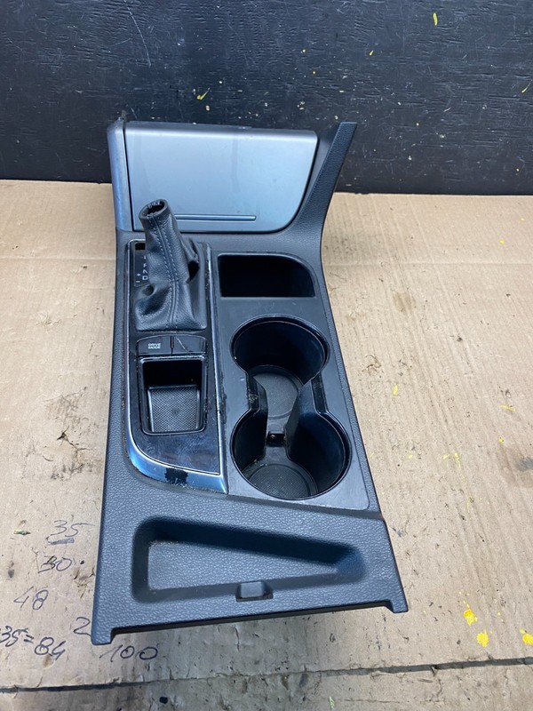 2018 2019 Hyundai Sonata CenterConsole Shifter Cup Holder Bezel Oem P3576 DG