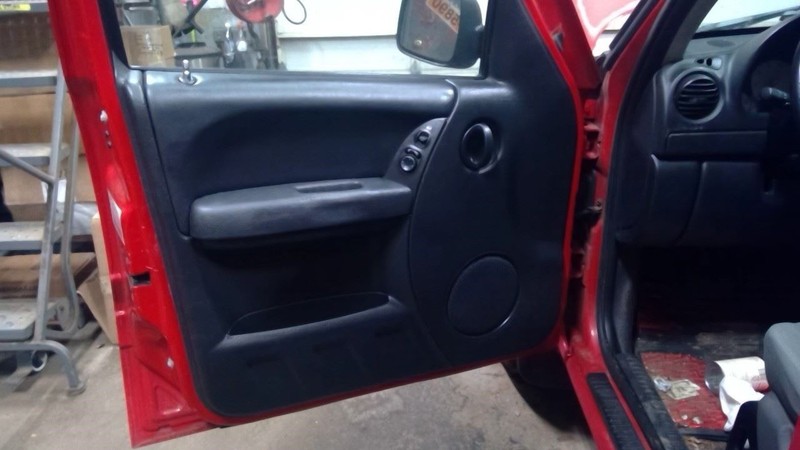 LIBERTY 2004 Driver Left Front Door Trim Panel 1786282