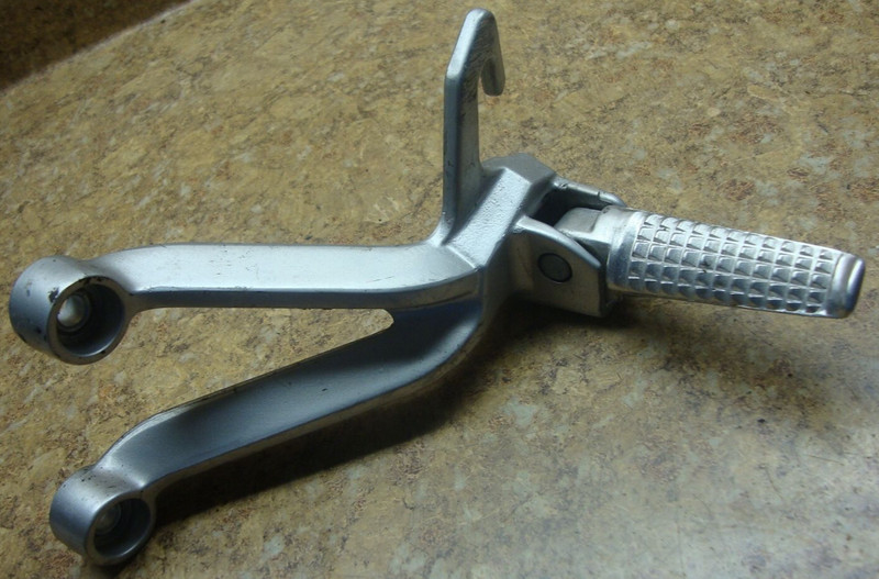 2003 Suzuki GSX-R1000 GSXR1 R1 GSXR1000 Left Rear Back Passenger Foot Peg Rest