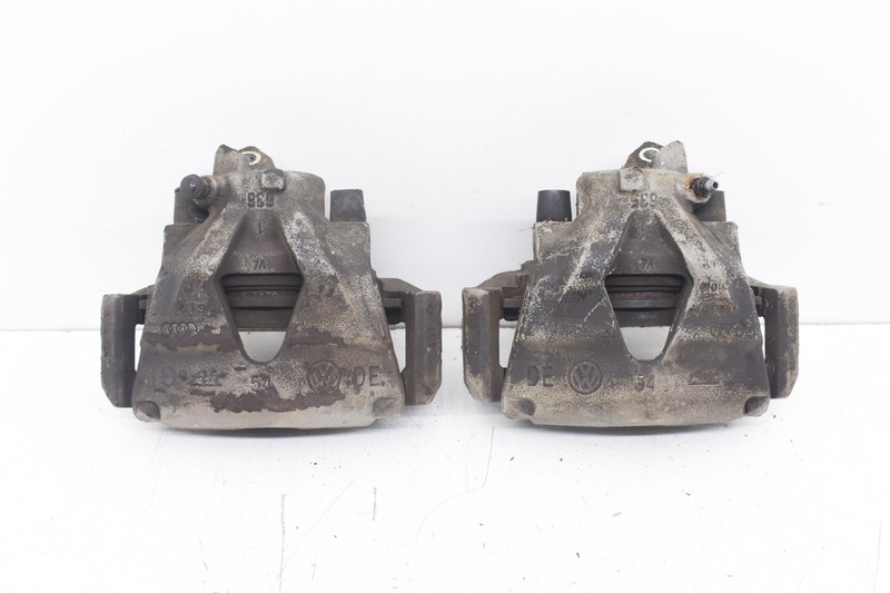 2001 Audi TT Convertible Front Left & Right Brake Caliper Pair Set OEM KW89