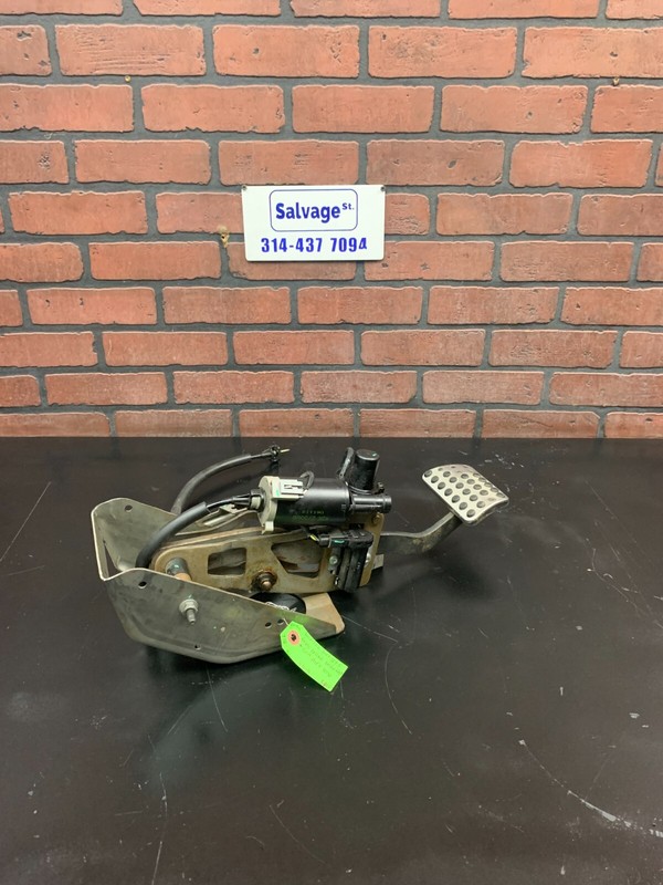 2007-2010 JEEP SRT 8 (also works for commander) FRONT BRAKE ASSEMBLY OEM WORKING