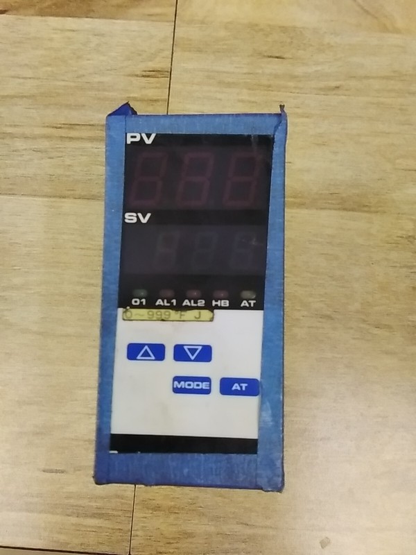 Barber-Colman MBEA-022-00-000-0 Temperature Controller (Damage)