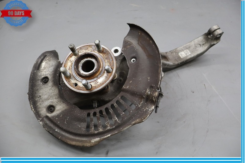 17-22 Jaguar F-Pace X761 Front Right Passenger Spindle Knuckle Hub W/ Shield Oem