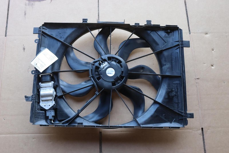 2014-2019 MERCEDES CLA250 C117 2.0L ENGINE RADIATOR COOLING FAN SHROUD MOTOR OEM