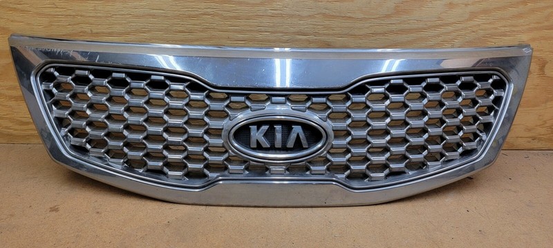 2011 - 2013 KIA SORENTO EX LX Front Bumper Grille Assembly With Emblem OEM