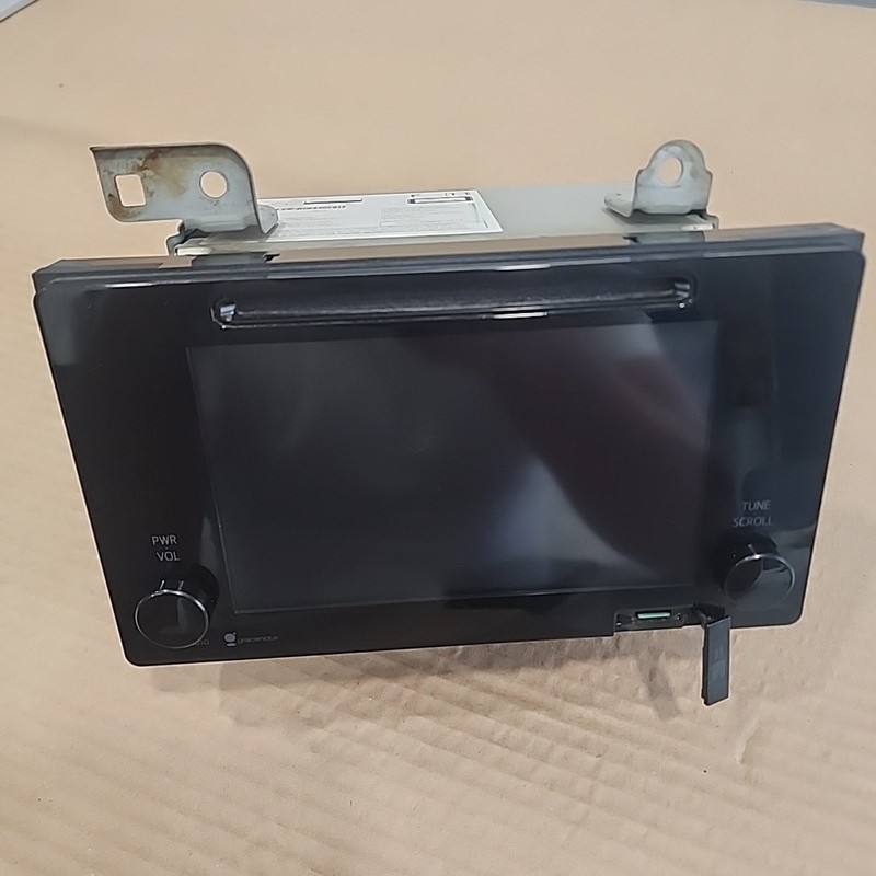 2015 16 17 TOYOTA SIENNA DISPLAY RECEIVER TOUCH SCREEN 86100 08031 OEM Map GPS