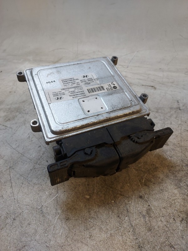 17-19 Hyundai Elantra 2.0L ECM Engine Control Module 39172-2EFE0 OEM w/ Pigtails