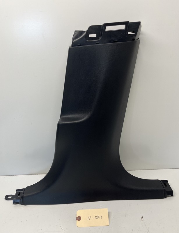 17-22 TESLA MODEL 3 RIGHT LOWER B PILLAR TRIM COVER OEM 1086299-00-K 1841 U9