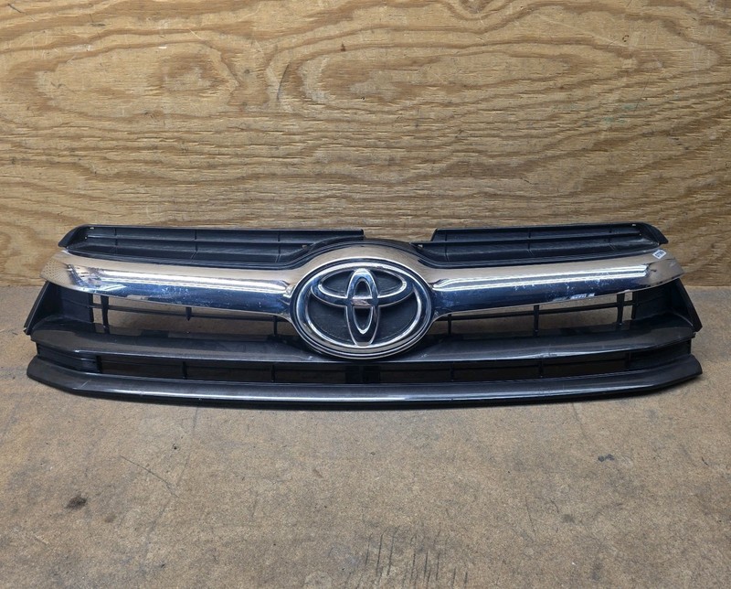 2014 2015 2016 Toyota Highlander Front Upper Grille Chrome 53101-0E190-B OEM