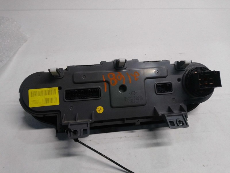 2017 Kia Sorento A/C Selector Switch OEM Silver 97250C6010WK 120K Miles