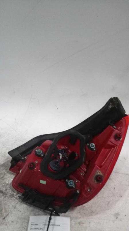 2014 Chevrolet Malibu Left Tail Light Assembly Tan OEM 356245 170k Miles
