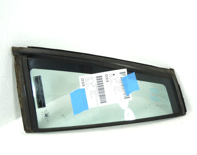 1992-1996 Buick Roadmaster Sedan Rear Door Window Vent Glass Passenger Right OEM