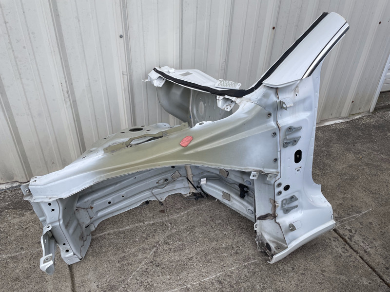 2017-2023 TESLA MODEL 3 FRONT LEFT QUARTER PANEL A-PILLAR BODY SIDE OUTER FRAME