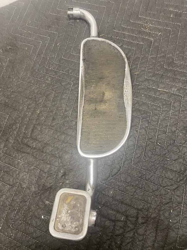 1984 HONDA GOLDWING GL1200 A LEFT FOOT REST OEM
