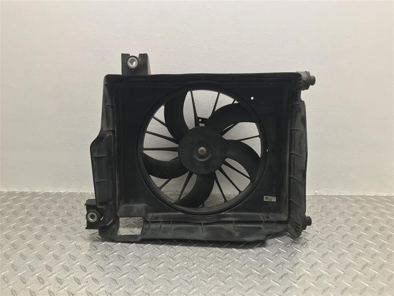 04-06 DODGE RAM 1500 3.7L 4.7L 5.7L RADIATOR COOLING FAN ASSM OEM 05127666AA