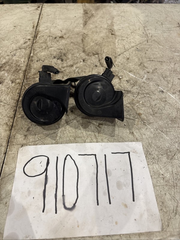 2000-2003 Dodge Durango Dual Note Horn Assembly Genuine OEM Part 56043073AE