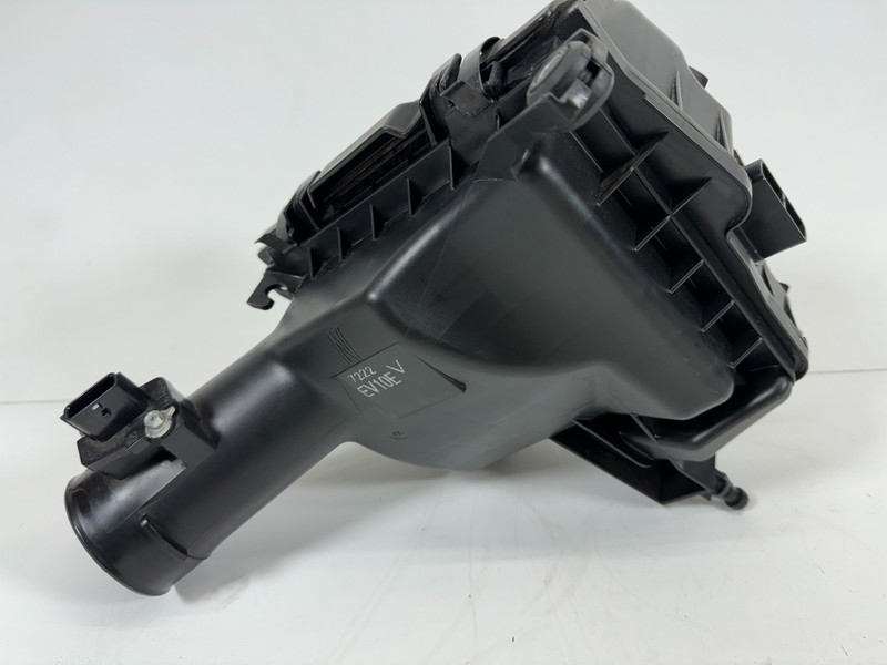 07-09 350Z HR Right Passenger Intake Air Cleaner Filter Box Housing OEM W/ MAF