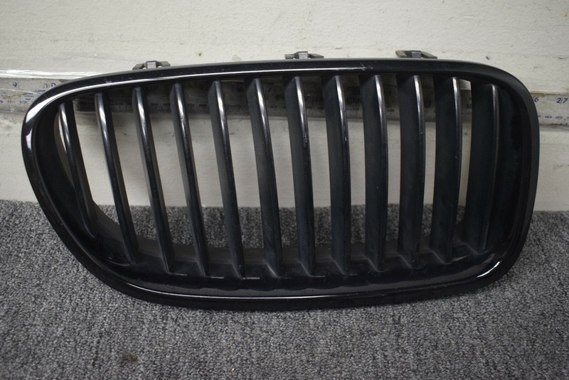 BMW 728 GRILLE FACTORY OEM