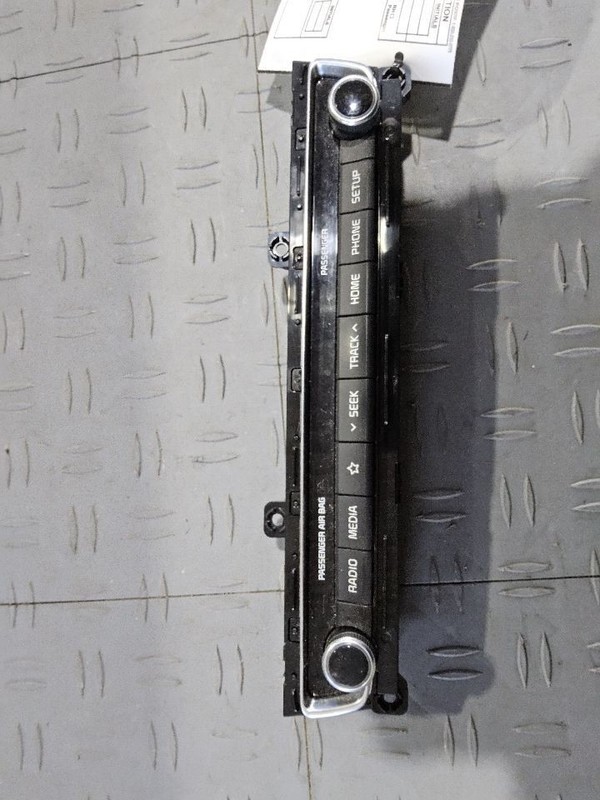 2019-2020 Kia OPTIMA Radio Control Panel US Market w/o Navigation