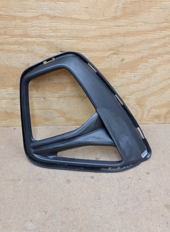 2019 2020 2021 2022 Chevrolet Blazer LTHeadlight Bezel Left Driver Side OEM