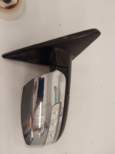 2014-2015 Kia SORENTO Passenger Side View Mirror Power Fold Turn Signal Chrome
