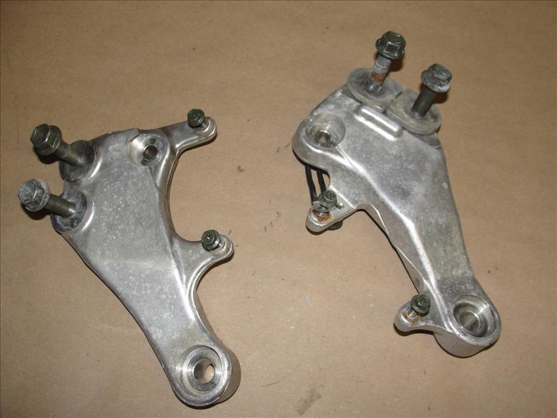 02 SUZUKI TL 1000 R SIDE ENGINE MOUNT BRACKETS 98-02 TL1000