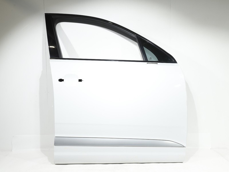 17-19 Audi Q7 Quattro Front Right Passenger Door Shell Panel Glacier White LS9R