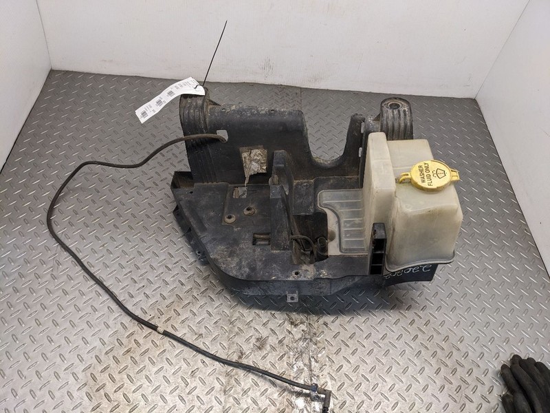 WRANGLER2007-2010 Battery Tray WITH Reservoir 1157767
