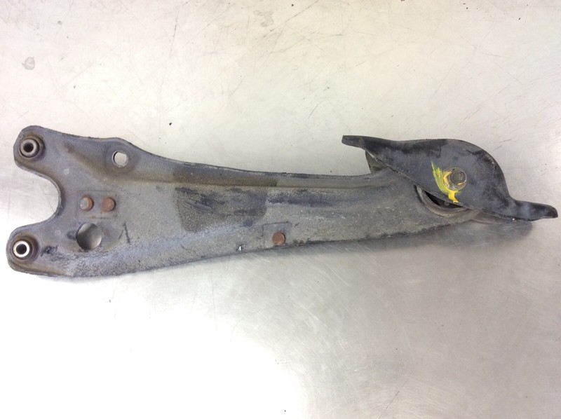 86-89 Accord Right Rear Suspension Control Trailing Arm Rod Bar Bushing Bracket