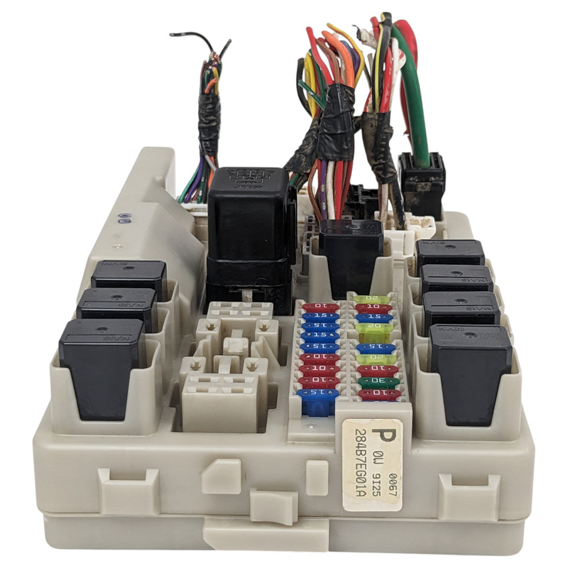 2006-2010 Infiniti M35 M45 IPDM Power Distribution Module Fuse Box 284B7EG01A