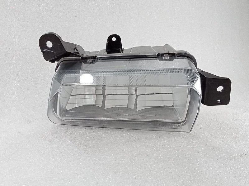 Passenger Corner/Park Light Fog-driving Fits 22-25 SILVERADO 1500 PICKUP 76694