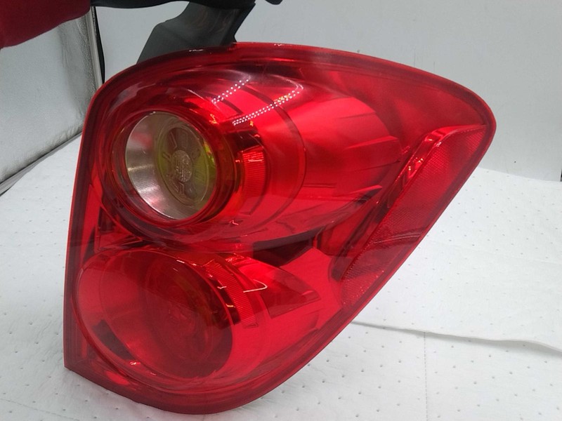 2015 Chevrolet Equinox Right Tail Light Assembly Black OEM Used 64926