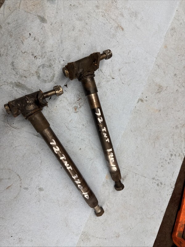 1972 Ski-doo TNT 340 F/C Vintage snowmobile Ski Spindles Good# 10