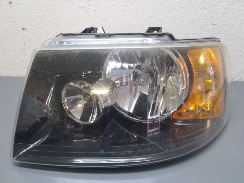 Left Driver Side Headlight Blacked Out Fits 2003-2006 Ford Expedition 65650