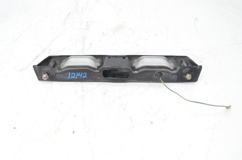 1982-1983 Datsun 280zx L28 License Plate Lights ONE CRACKED LENS