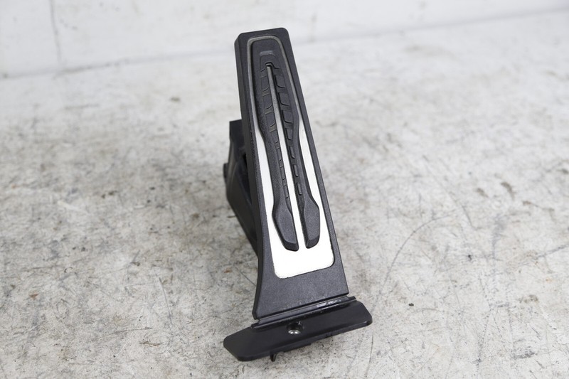 BMW F44 G11 G30 G20 G05 G06 G07 G02 G01 G29 Gas Pedal Accelerate Module